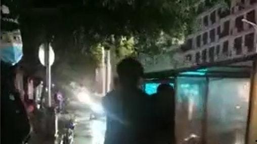 吃瓜网红打架视频播放,网络暴力事件引发热议