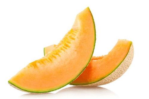 小法斗吃哈密瓜视频,萌态十足引网友爆笑