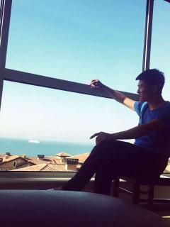 岸边吃瓜群众视频,揭秘热门视频背后的故事